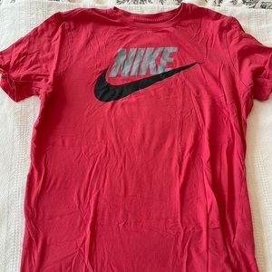 Nike Mens Red T Shirt with Logo Size M Red